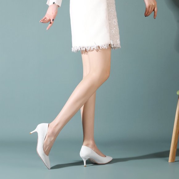 Petit Cadeau Valerie - Comfy Kitten Heel Pumps with 2.5" Heels. La Croisee. NEW! - Picture 6 of 7